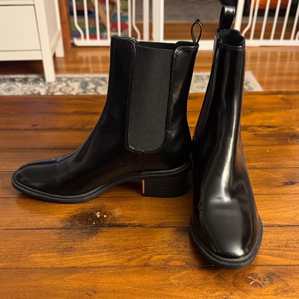NWT Office London Black Chelsea Boots
